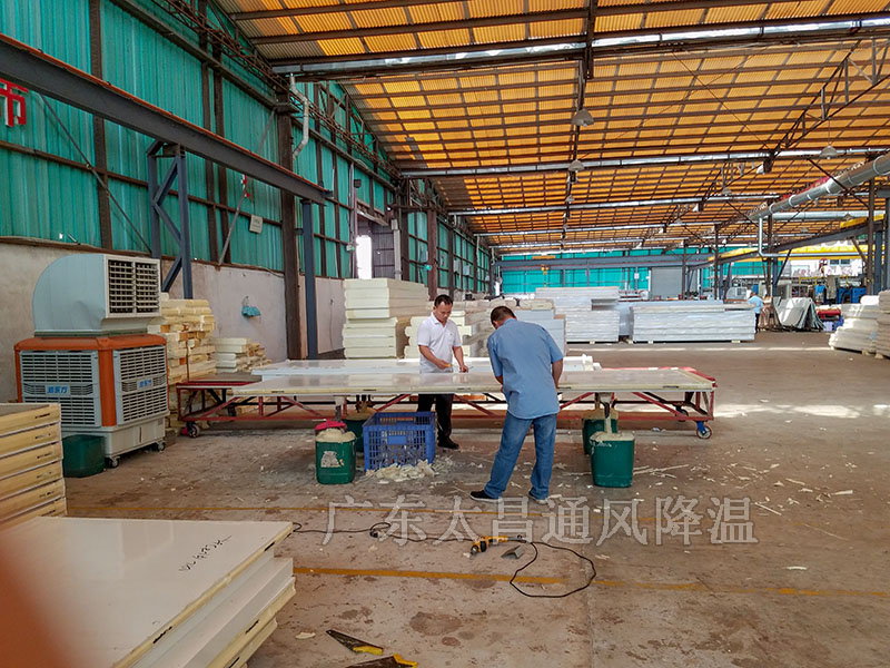 移動式環(huán)?？照{(diào)在工業(yè)廠房的應(yīng)用